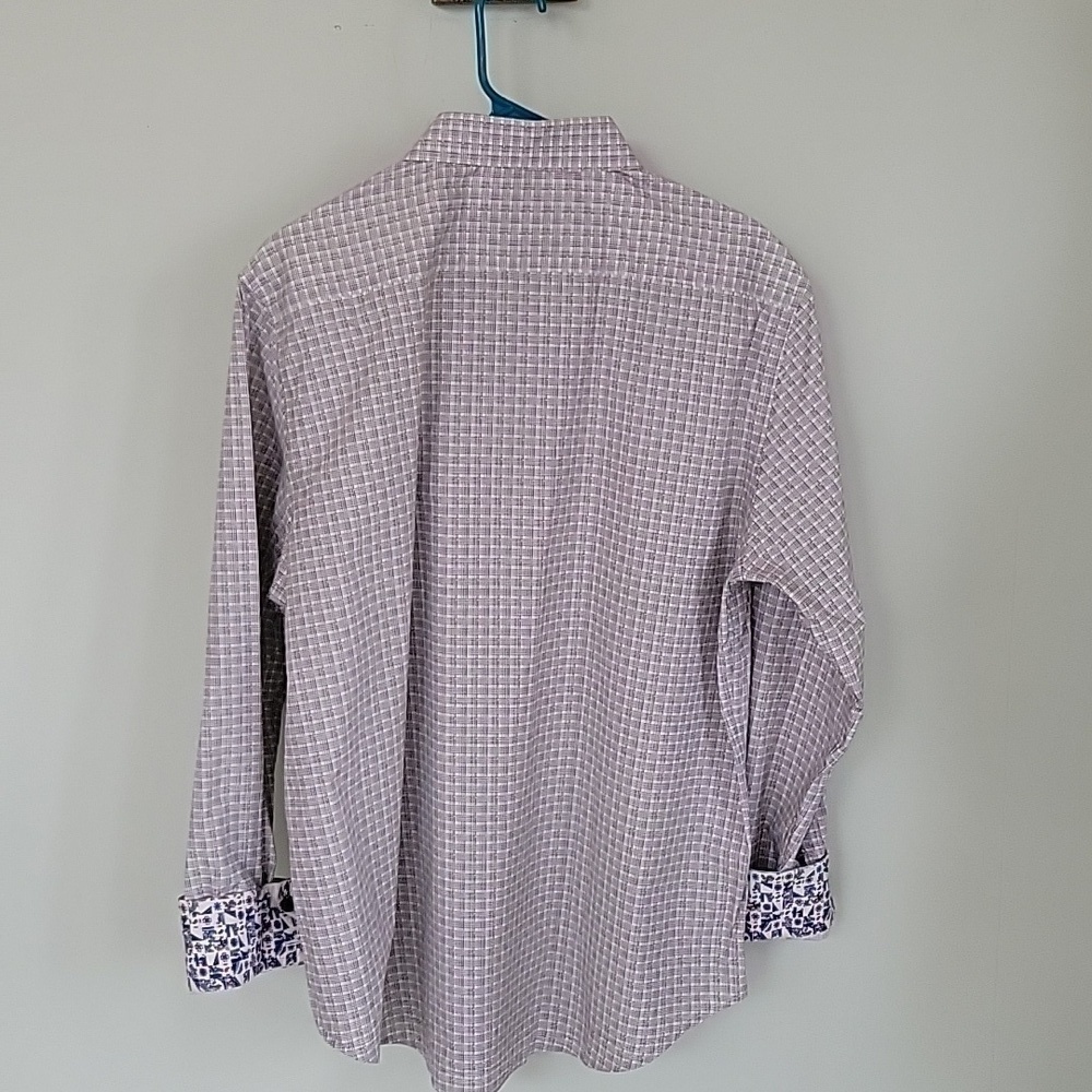 ROBERT GRAHAM 100% cotton button down shirt. Like new condition. Size XL - Picture 6 of 10